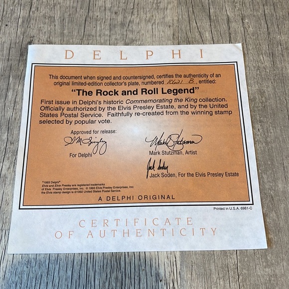 Elvis Presley “The Rock and Roll Legend” Plate - Picture 6 of 10